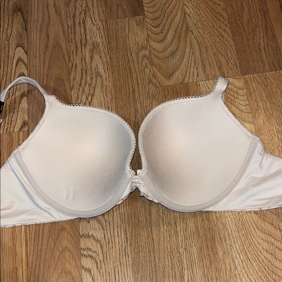 Victoria's Secret Cream Lace Push-up Bra 34DD - Picture 8 of 9